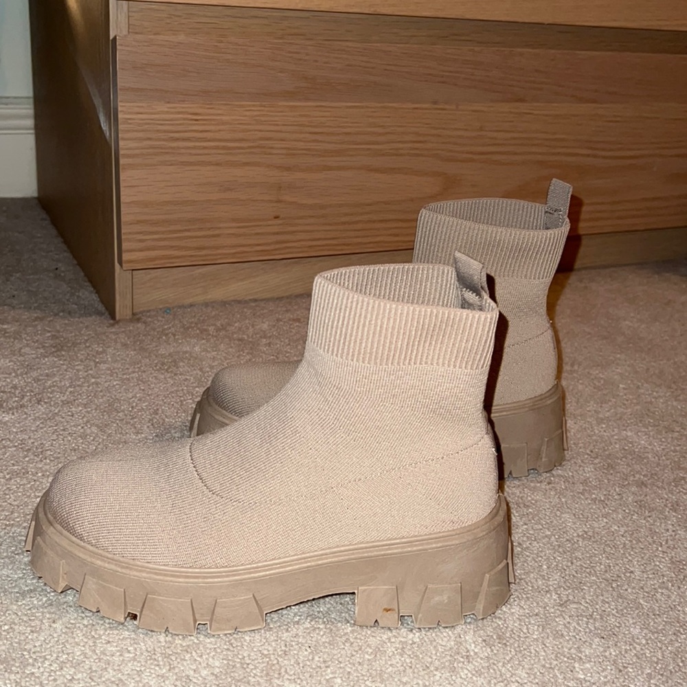Brand new tan sock like boots
